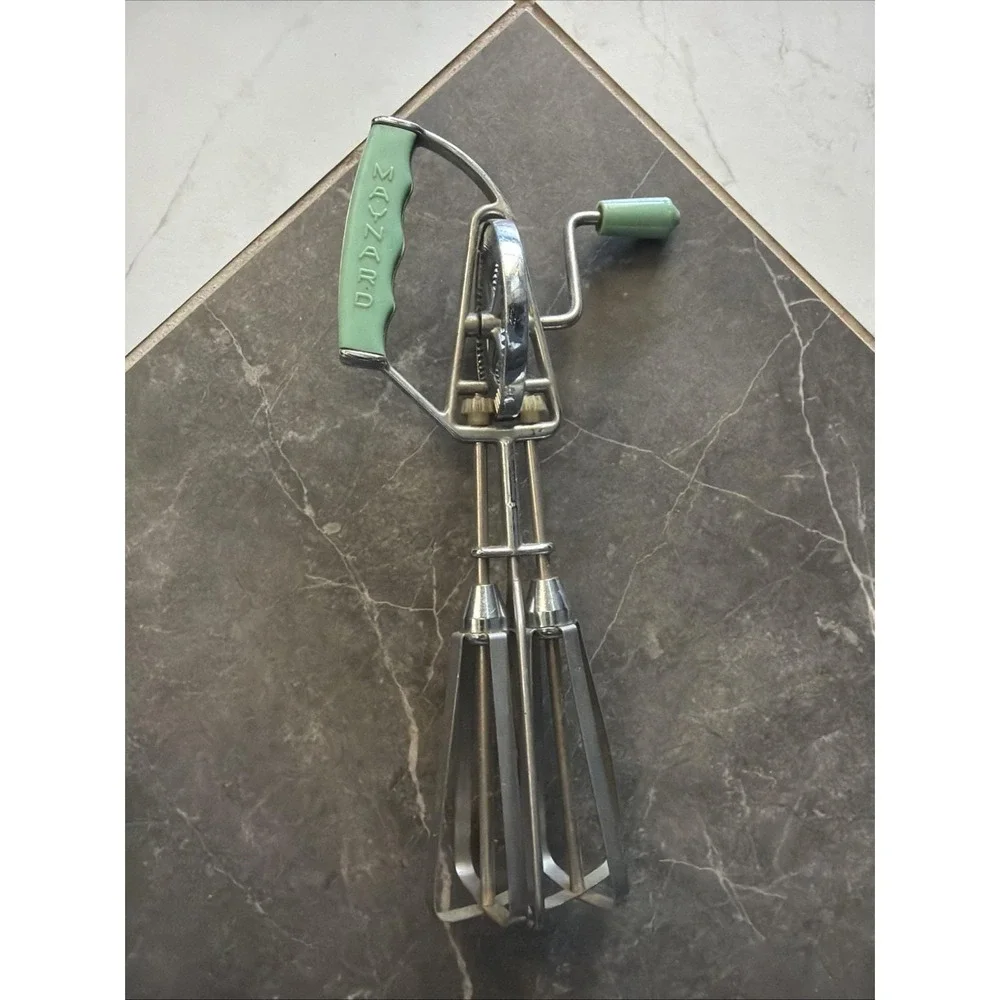 VTG Maynard Hand Mixer Egg Beater Teal Seafoam Green Handle Working Retro MCM